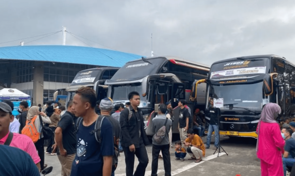 Warga Kritik Sistem Mudik Gratis Kemenhub di Pulogebang Kritik Mudik Gratis Kemenhub Pulogebang 2025