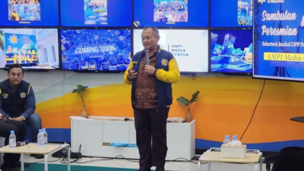 Sarmuji dari partai golkar yang khawatir pada putusan mk mengenai gratiskan SD-SMP (.inet)