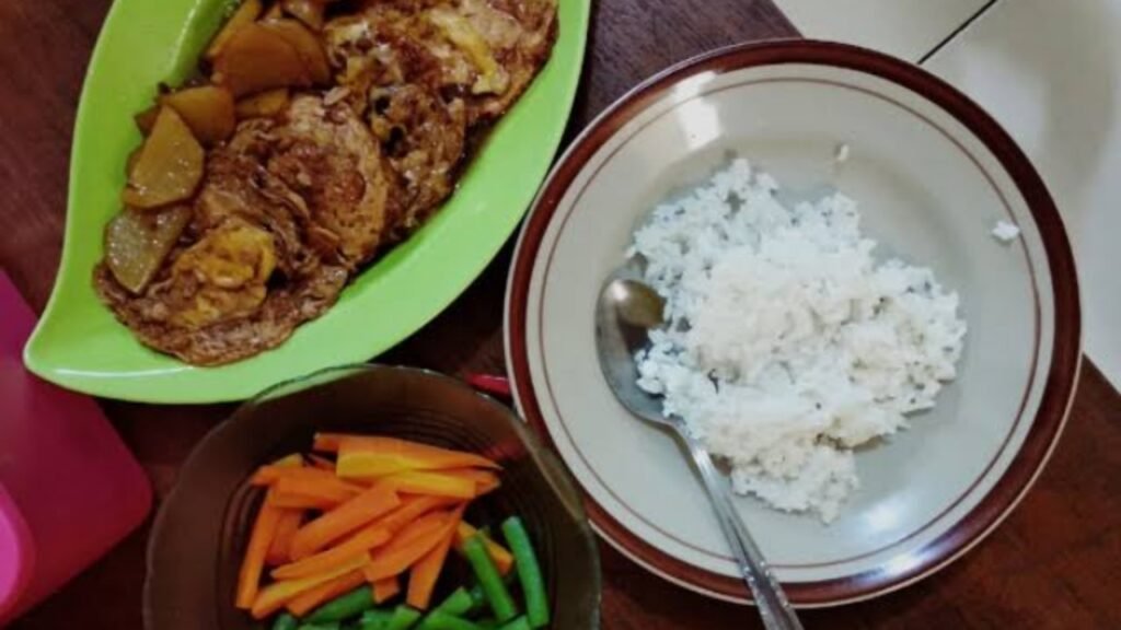 Ilustrasi menhindari makanan penyebab gas saat puasa Arafah (.inet)